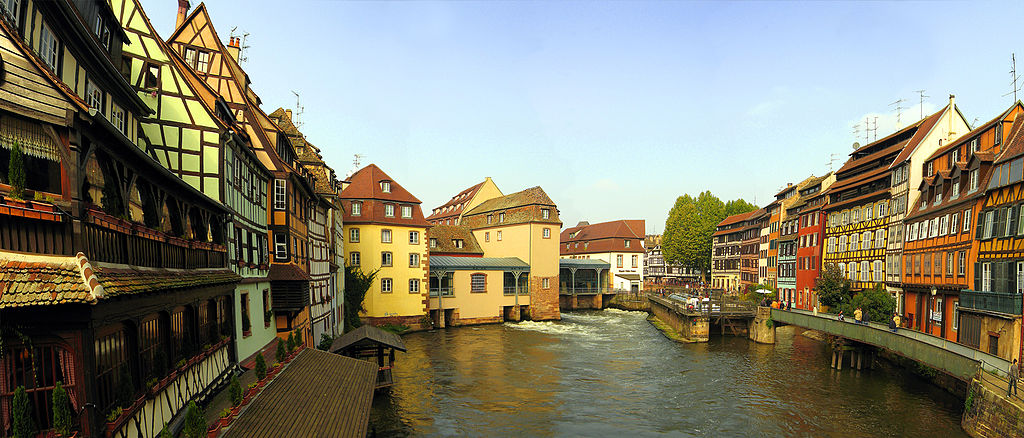By Andreas Trepte (Own work) [CC-BY-SA-2.5 (//creativecommons.org/licenses/by-sa/2.5)], via Wikimedia Commons